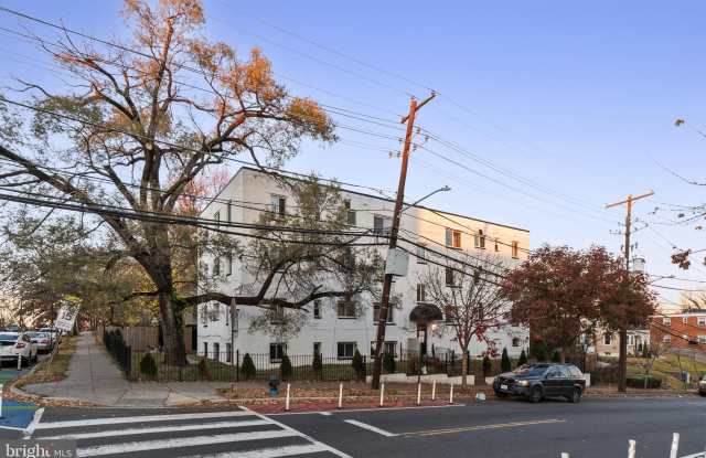 400 CHESAPEAKE STREET SE photos photos