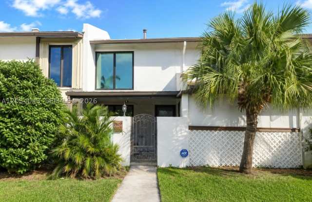 6521 SW 114th Ave photos photos
