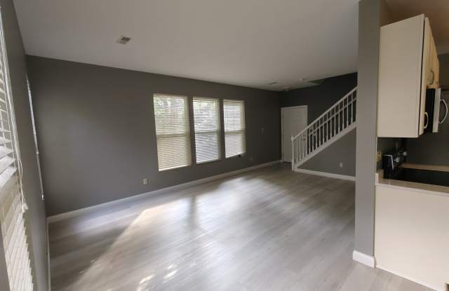 710 Kingston Terrace Court Gallery 4