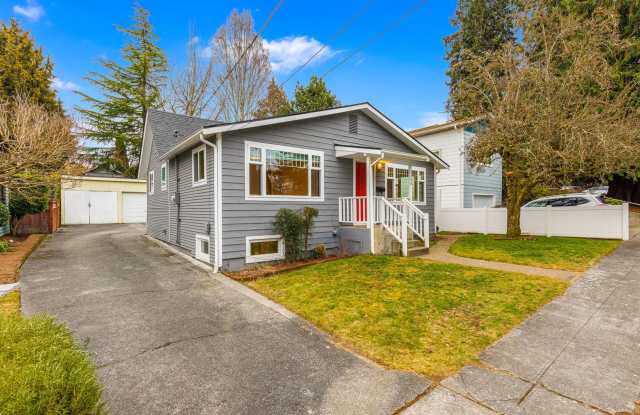 Greenlake Charming 3 Bedroom 1.75 Bath Huge Finished Family Room & Unfinished Basement - 5506 Canfield Place North, Seattle, WA 98103