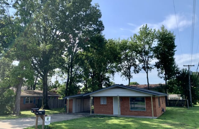 1200 E O St - 1200 East O Street, Russellville, AR 72801