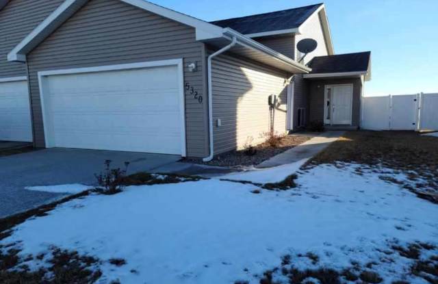 Newer Townhouse "Country living in the City" - 5320 15th Avenue Southeast, Minot, ND 58701