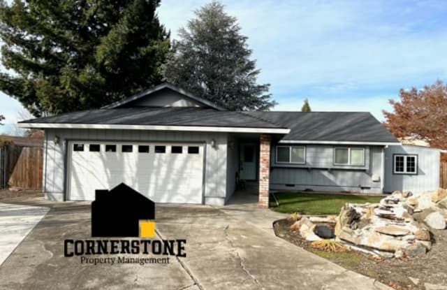 734 Hemlock Court photos photos