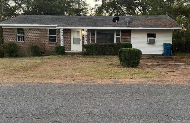 1911 Robert E Lee Street - 1911 Robert E Lee Street, Malvern, AR 72104