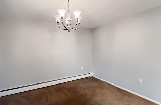 173-25 Booth Memorial Avenue Gallery 4