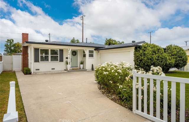 944 W Acacia Ave Gallery 1