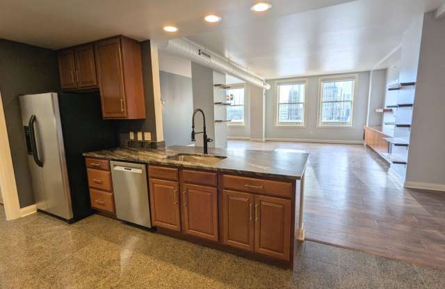 Spacious 1 Bedroom 1.5 Bathroom Downtown Condo photos photos