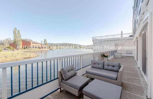 2BR/2BA Waterfront Corner Condo! No November Rent! FOUNDATION photos photos