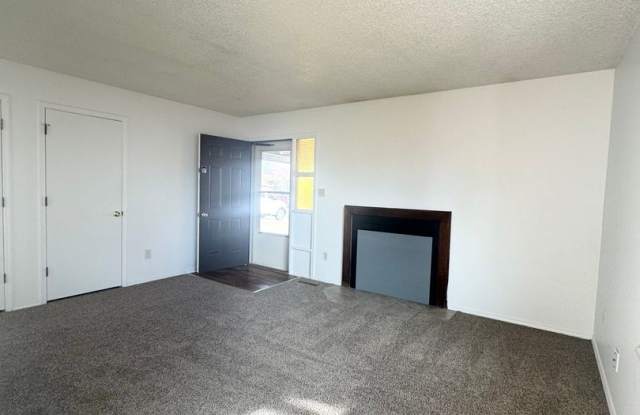 3 Bedroom Single Family Home in SW Loveland. Gallery 4