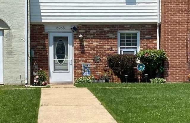 Available June 1st | 2 Bedroom Townhouse photos photos