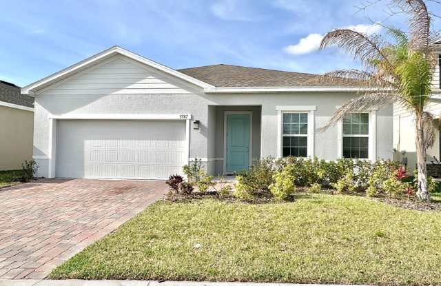 This amazing 4 bedroom, 2 bathroom single family home is Available Now!! photos photos