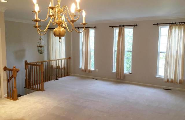 6264 SHACKELFORD Terrace Gallery 2