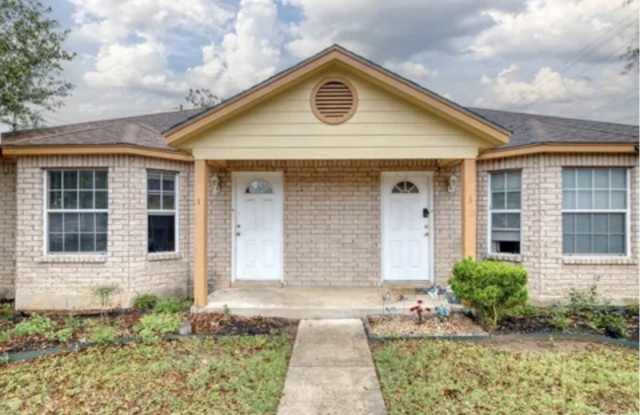622 S Oak Gallery 2