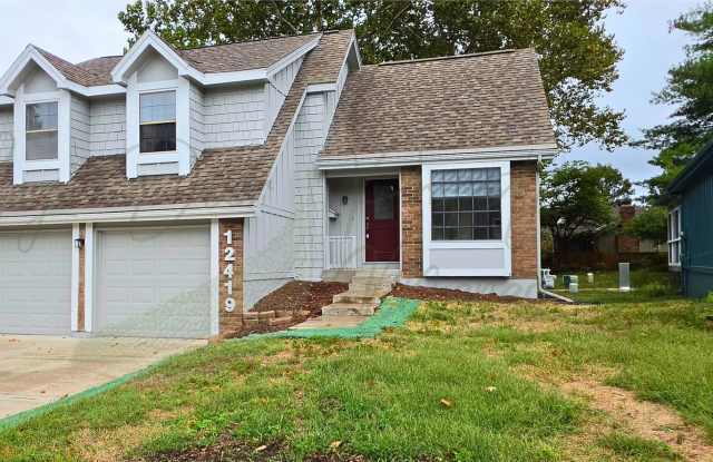 ELEGANTLY UPDATED HOME IN LENEXA Gallery 4