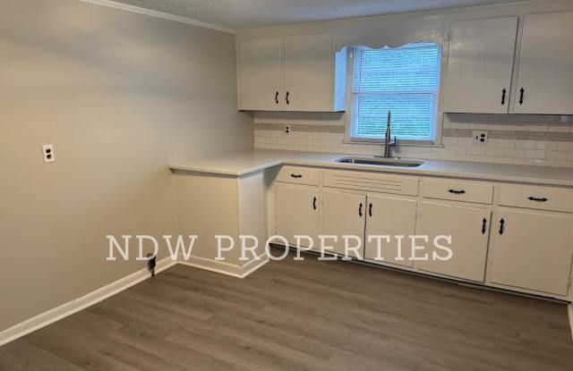 1013 W Oak St photos photos