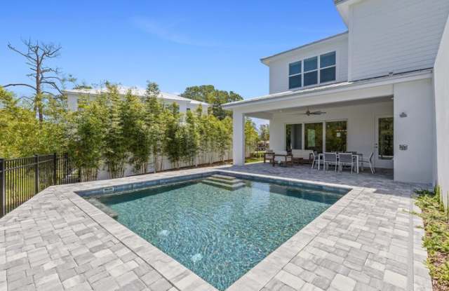 522 South Peninsula Avenue - 522 South Peninsula Avenue, New Smyrna Beach, FL 32169