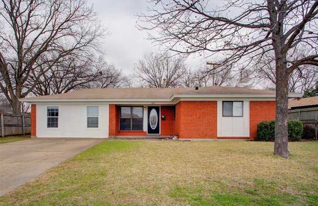 405 Irene Street - 405 Irene Street, Burleson, TX 76028