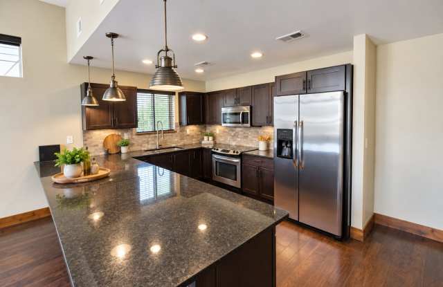 Incredible Townhome in Old Town North Gallery 4