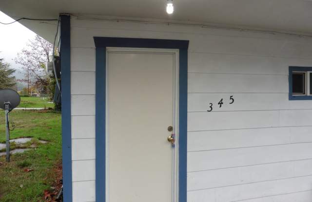 345 E 1st Ave - 345 East 1st Avenue, Sutherlin, OR 97479
