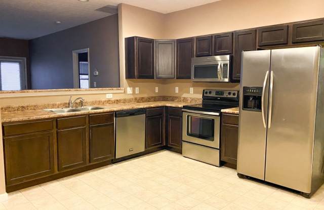 3 Bedroom Home In Lindberg Village Gallery 3