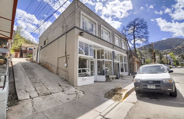 121 Ruxton Avenue - 102 photos photos