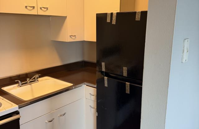 410 Lindsay Court - 13 photos photos