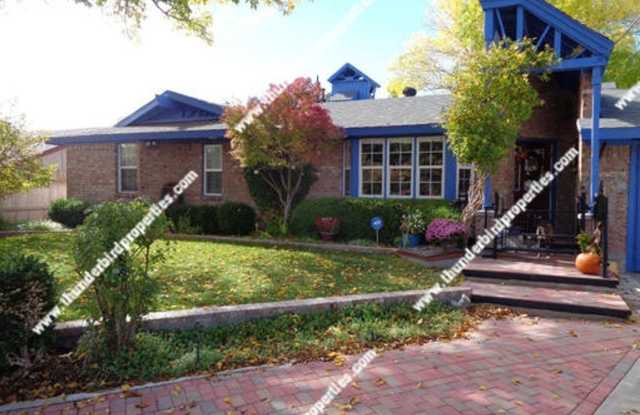 Lovely 3 bedroom, 2 baths in NE Heights! photos photos