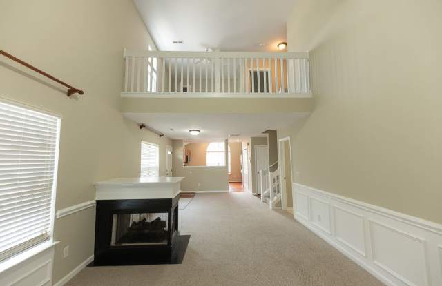 3/2 Corner Unit with Private Garage & Community Pool Gallery 4