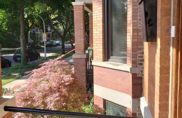 3615 North Oakley Avenue Gallery 4