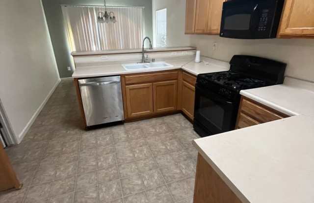 3-Bedroom, 2-Bathroom Home for Rent –Close to Parks – Spacious Living photos photos