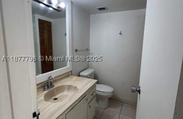 13499 Biscayne Blvd Gallery 4