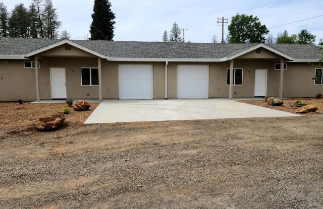 546 Oakwood Dr. - 546 Oakwood Lane, Paradise, CA 95969