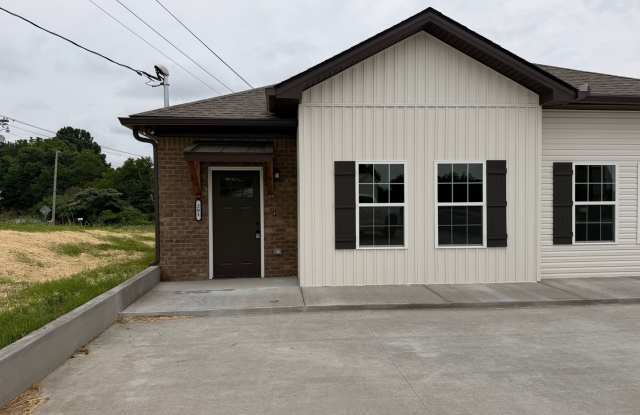New Construction 2 Bed 2 Bath Duplex in Shelbyville photos photos