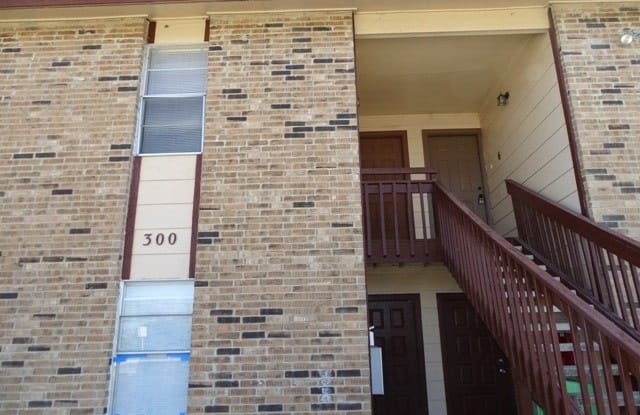 300 MOURSUND BLVD - 300 Moursund Boulevard, San Antonio, TX 78221