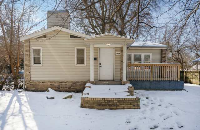 Beautiful Home Located Close to Major Hospital - 1054 East Cherokee Street, Springfield, MO 65807 Beautiful Home Located Close to Major Hospital - 1054 East Cherokee Street, Springfield, MO 65807