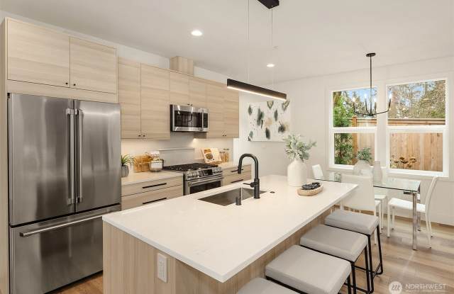 817 18th Avenue West Gallery 3