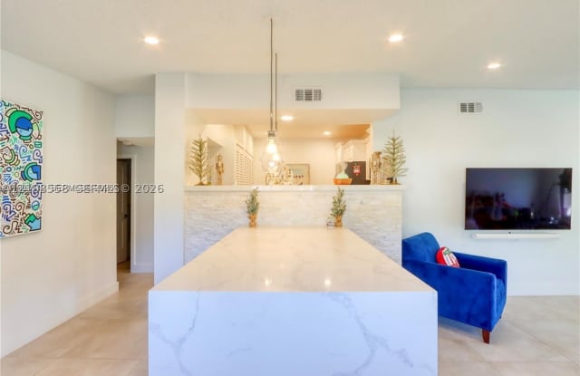 10478 SW 75th Ln Gallery 1
