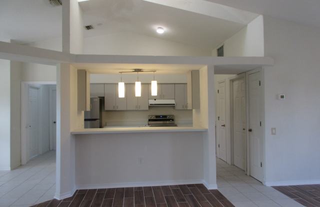 463 Gallegos St Gallery 3