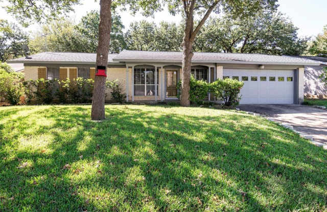 10 Honor Oak Lane - 10 Honor Oak Lane, Bedford, TX 76022