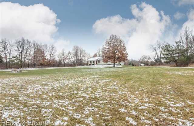 1755 GRANGER Road Gallery 3
