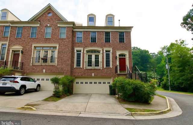 6411 VELLIETY Lane - 6411 Velliety Lane, West Springfield, VA 22152