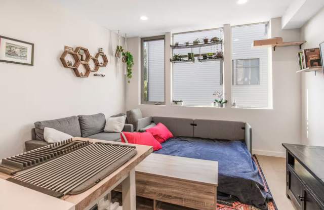 2Bd/2.5Ba Seattle Townhome Gallery 4