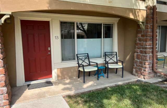 Charming 2 Bedroom 1.5 Bath Townhome Style Condo!! Available Now! photos photos