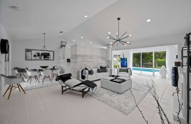 2252 Las Casitas Drive - 2252 Las Casitas Drive, Wellington, FL 33414