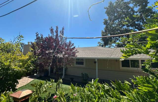 Gorgeous 4 Bed 2.5 Bath, single family home In Saranap! photos photos