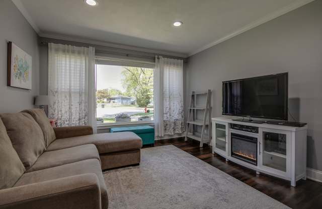 523 Hawley Court Gallery 2