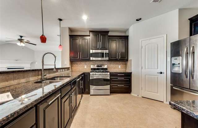 1005 Golden Bear Lane Gallery 2