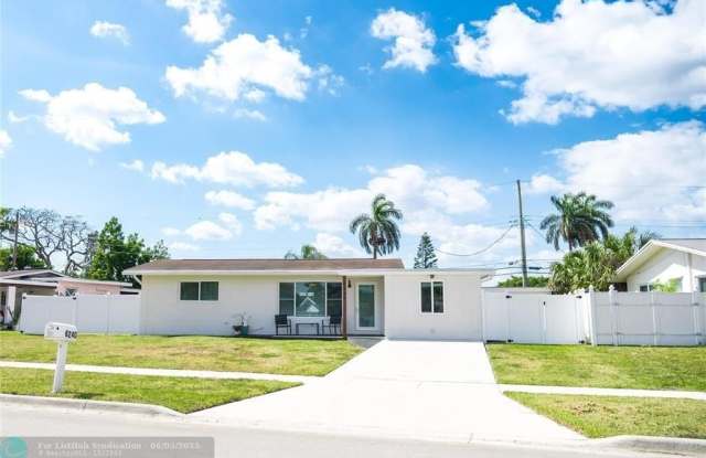 6240 NW 15th St photos photos