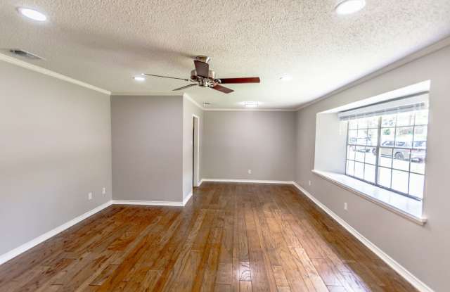 1825 Courtney Dr. Gallery 3