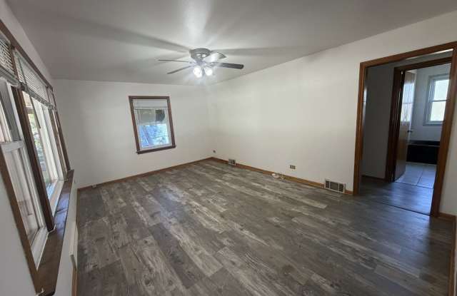 11407 S Avon Avenue Gallery 2